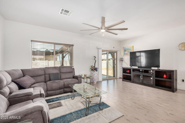 Property Photo: 5614 E Red Bird Lane AZ 85140