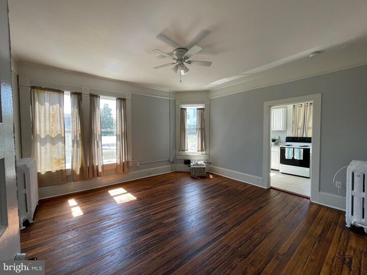 Property Photo:  1122 Caroline Street 3  VA 22401 