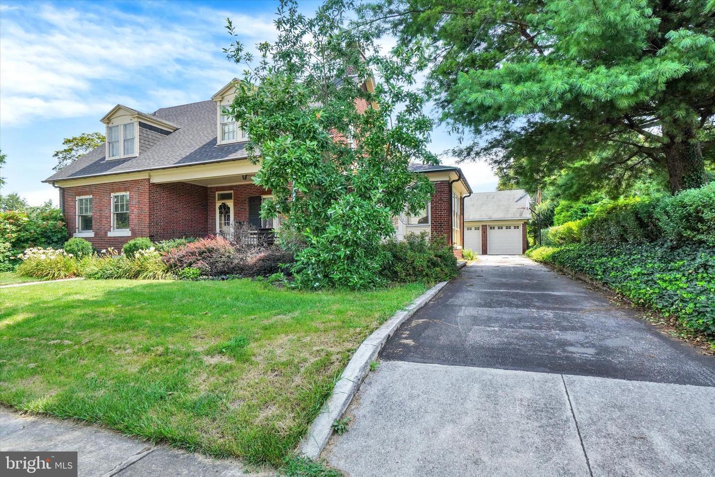 Property Photo: 15 N Harlan Street PA 17402