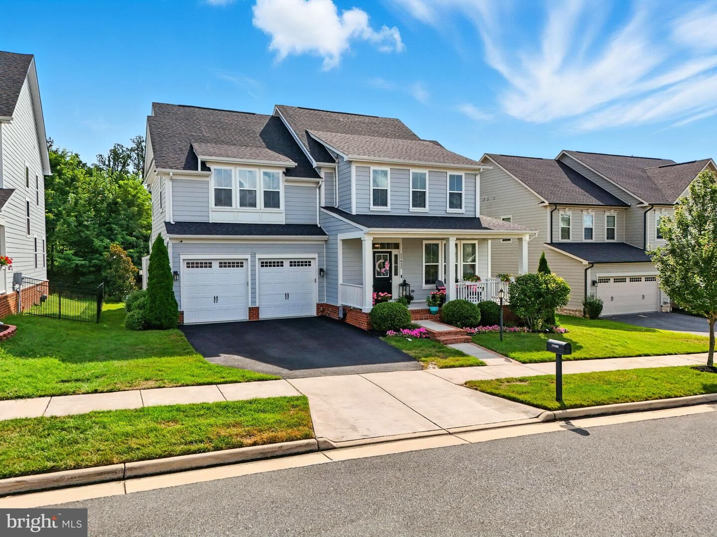Property Photo: 17433 Spring Cress Drive VA 22026