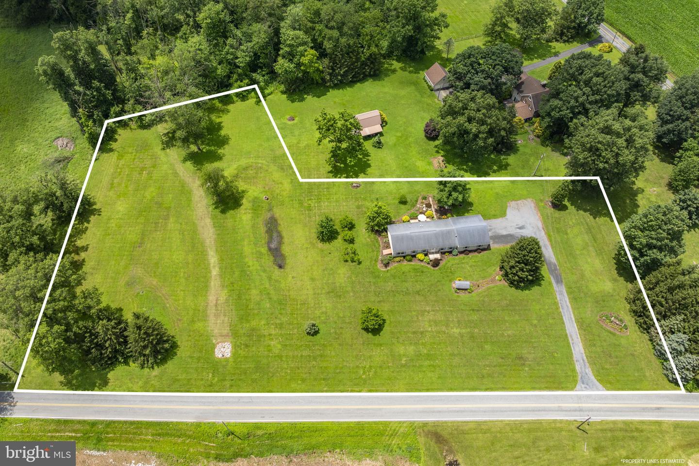 Property Photo: 1126 Dogwood Drive PA 17569