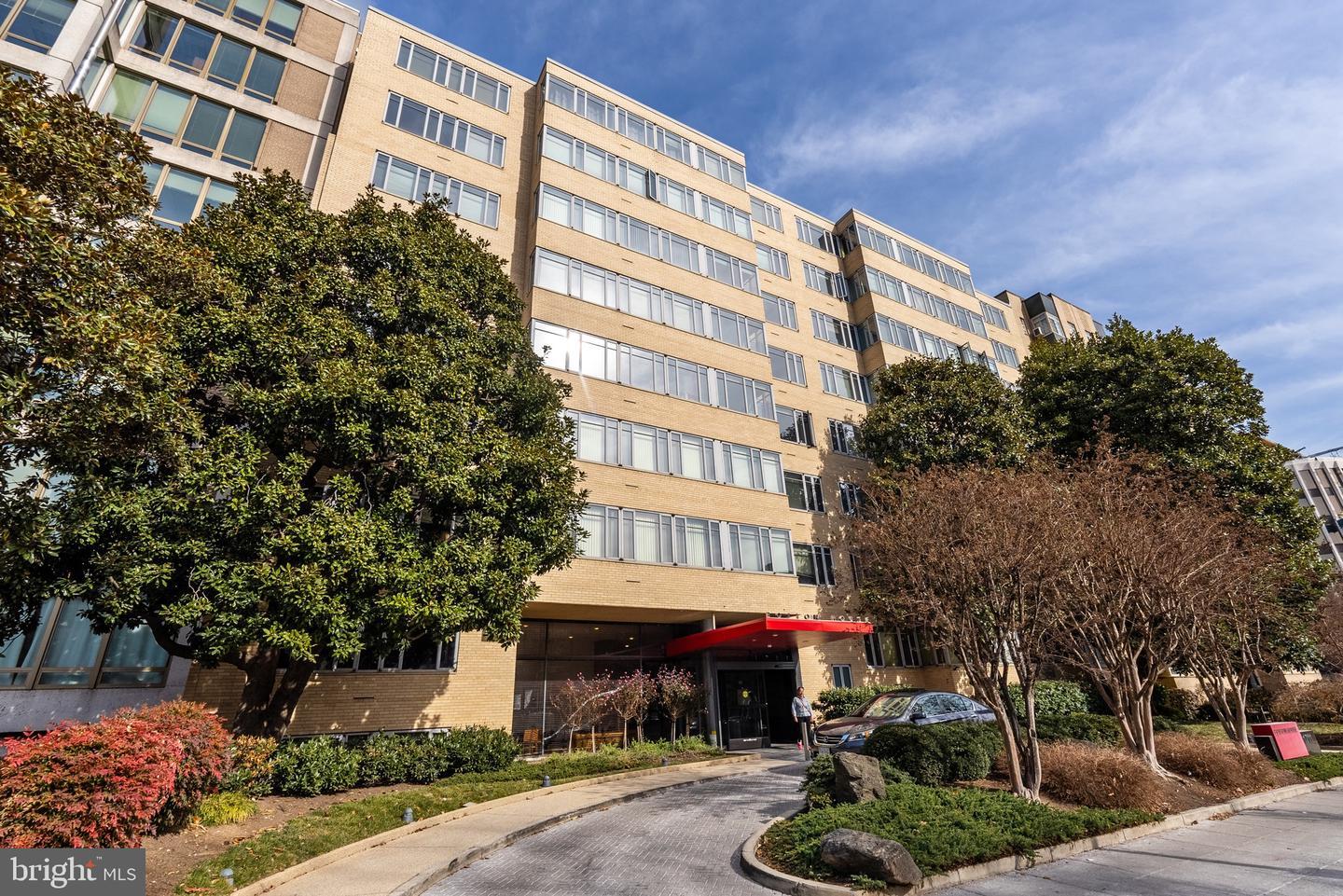 Property Photo:  1711 Massachusetts Avenue NW 817  DC 20036 