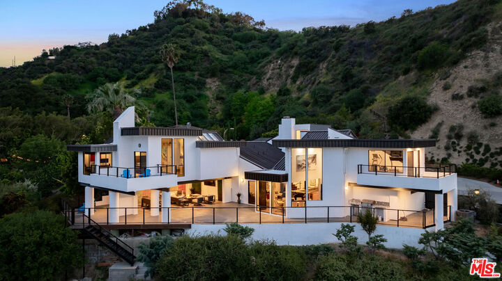 3372 Longridge Ter  Sherman Oaks CA 91423 photo