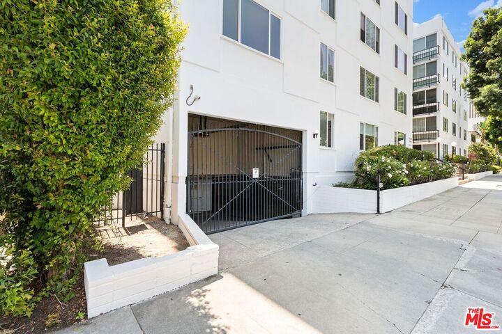 Property Photo:  9950 Durant Dr  CA 90212 