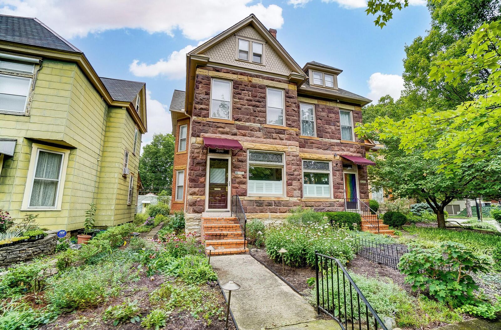 Property Photo:  396 W 7th Avenue  OH 43201