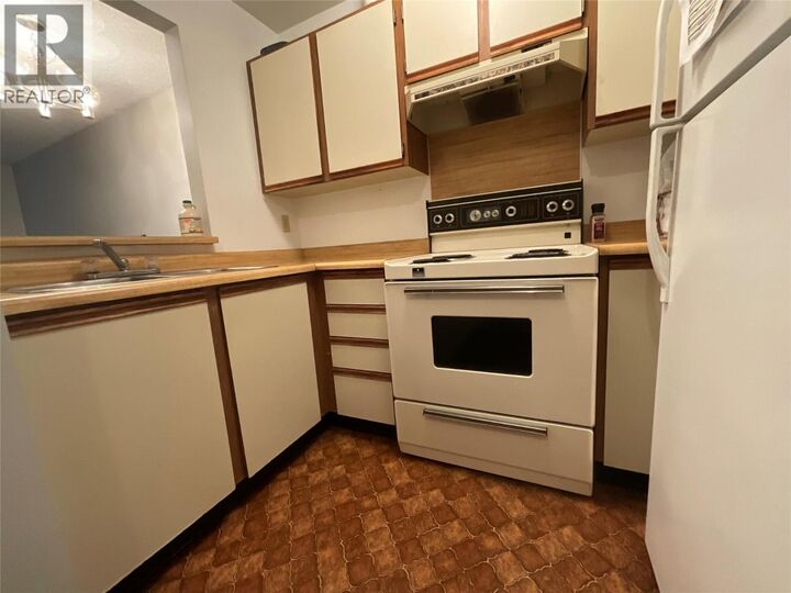 Property Photo: 195 Chamberlain Crescent 202 BC V0C 2W0