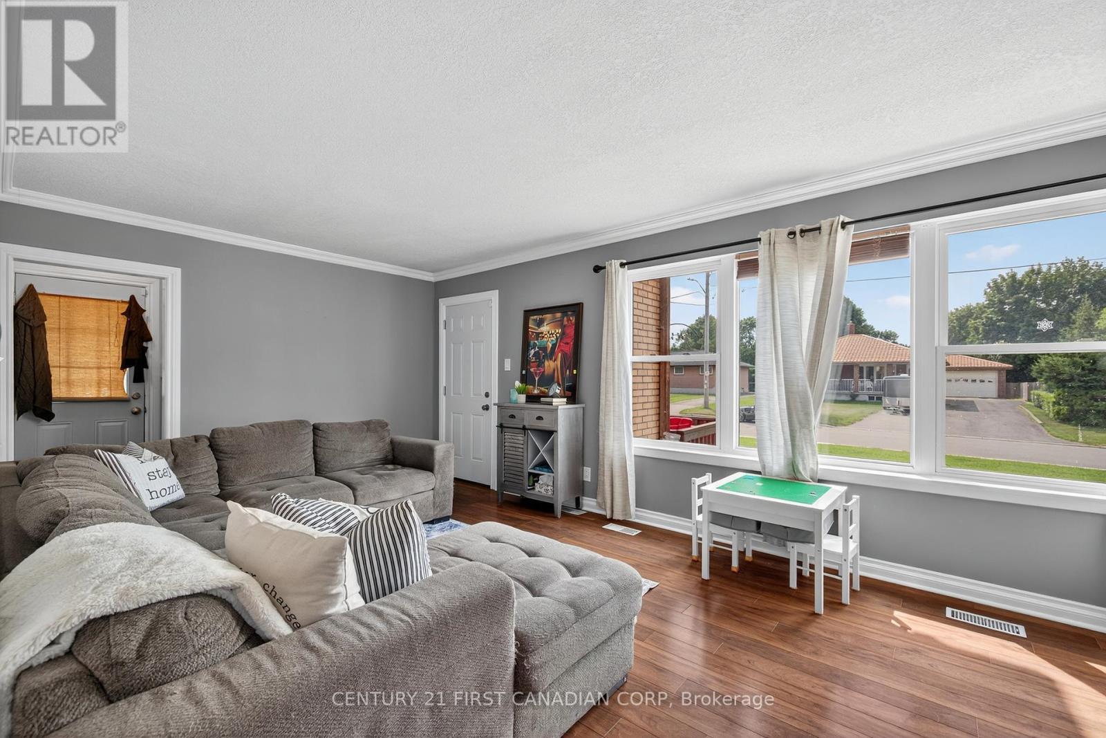 Property Photo: 204 Burnside Drive ON N5V 1B7