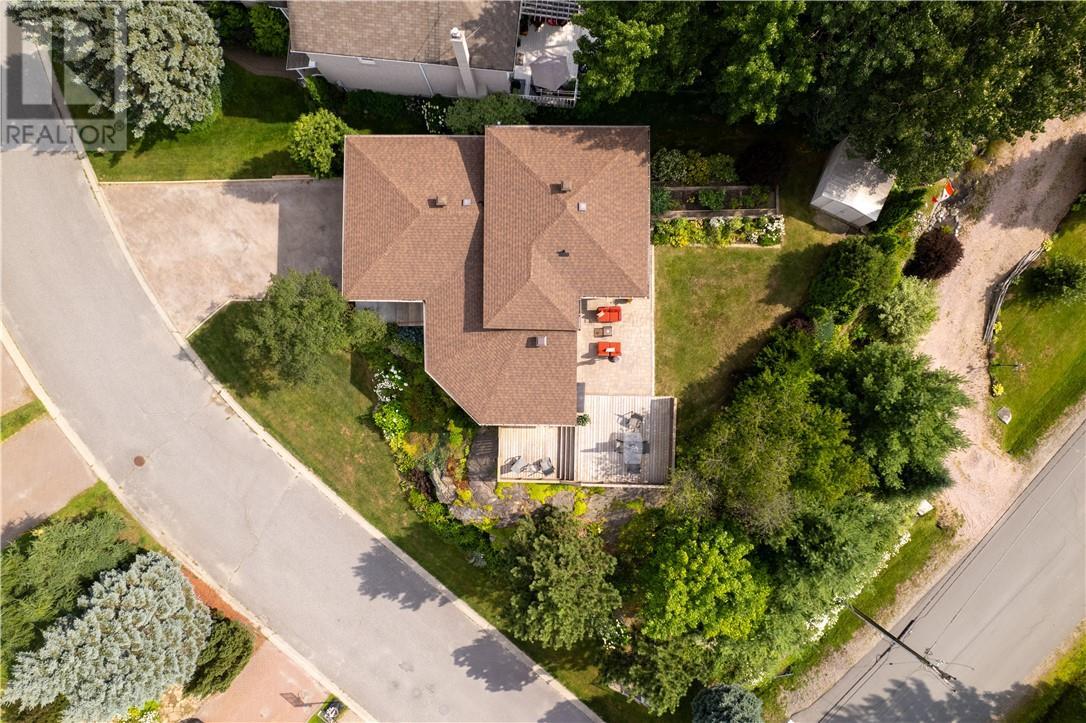 Property Photo: 3 Aspenwood Court ON P3E 5W1