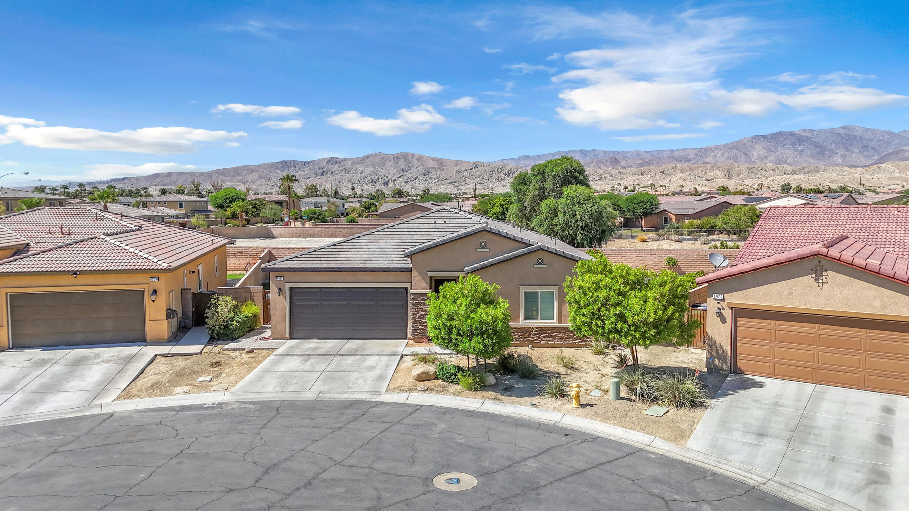 Property Photo:  42525 Saragoza Court  CA 92203 