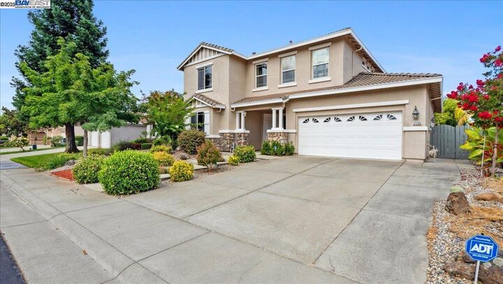 Property Photo: 2133 Demetrius Way CA 95661