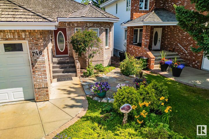 Property Photo: 746 Whiston Court NW AB T6M 2H6