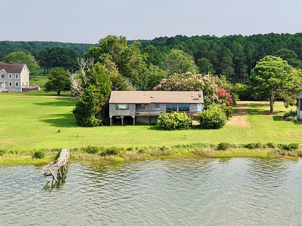Property Photo:  13443 Buckland Way  VA 23420 
