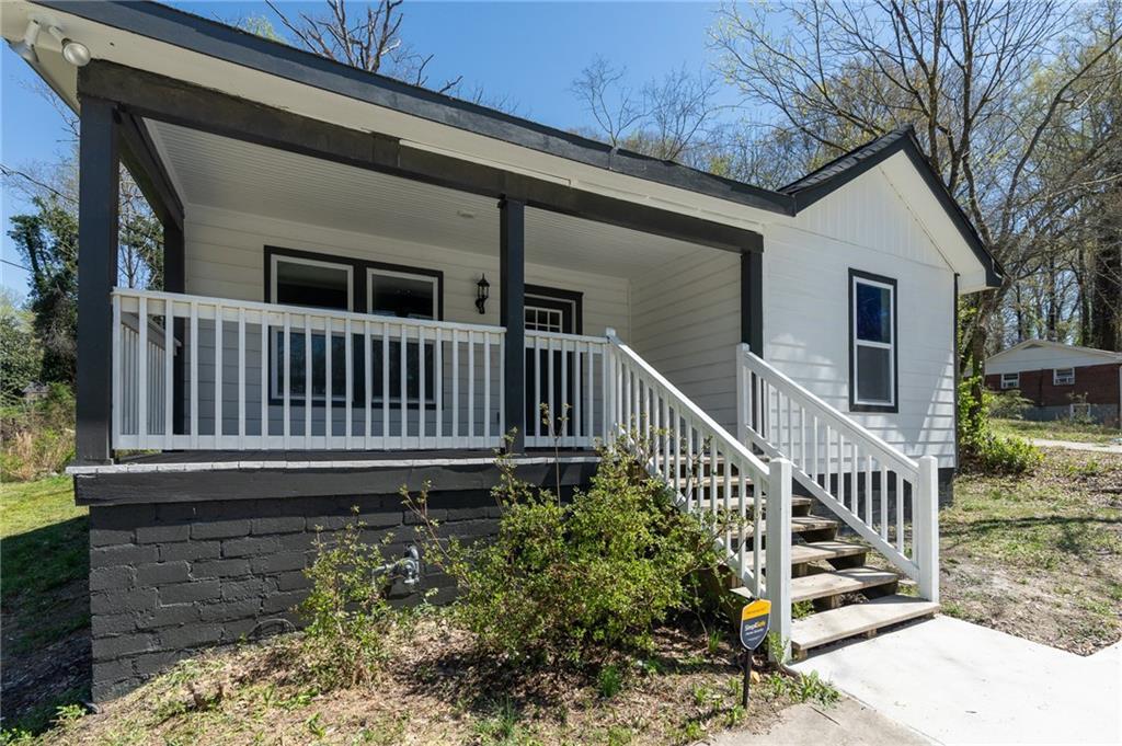 Property Photo: 665 S Eugenia Place NW GA 30318