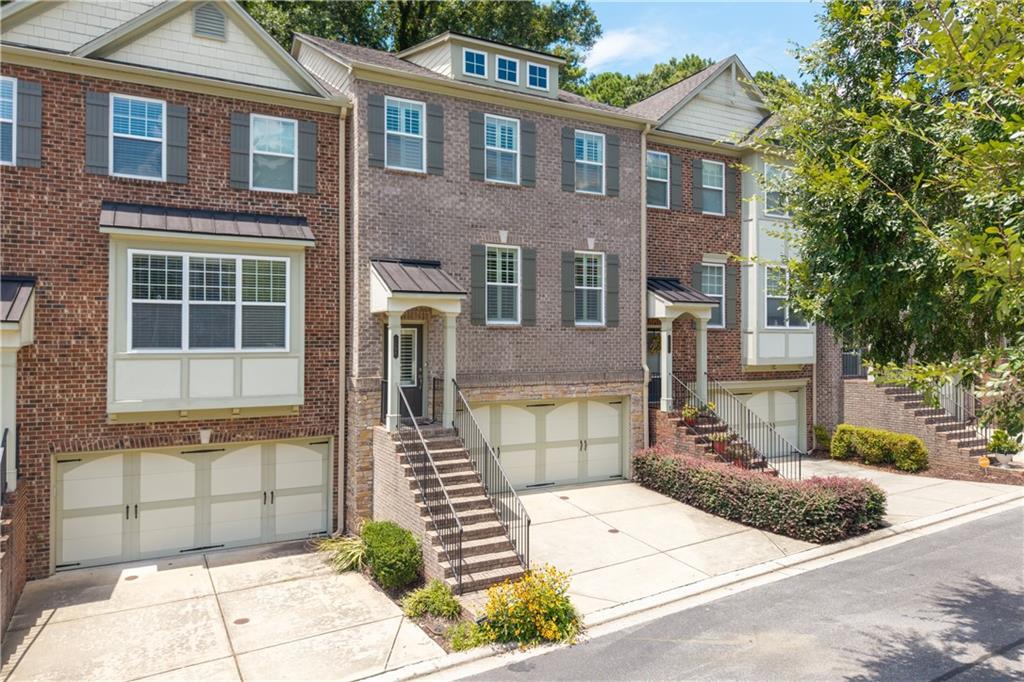 Property Photo:  2090 Cobblestone Circle NE  GA 30319 