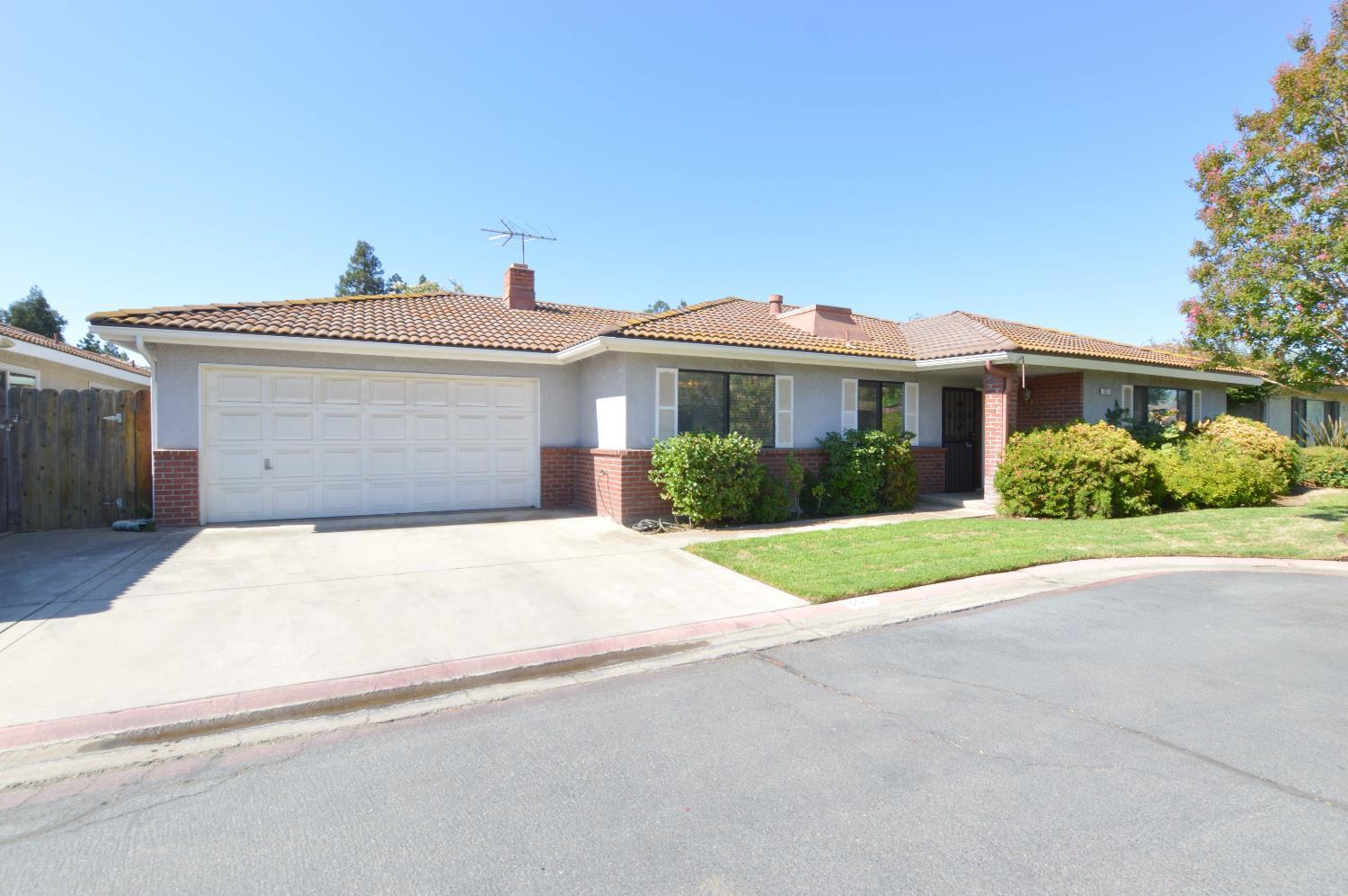 857 E Fallbrook Avenue  Fresno CA 93720 photo