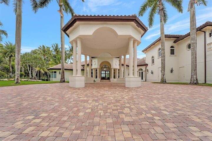 Property Photo:  3440 Stallion Ln  FL 33331 