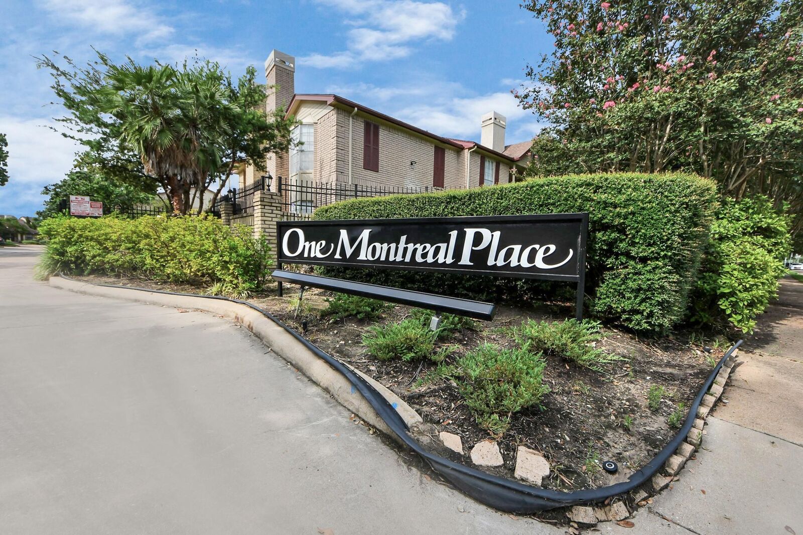 Property Photo:  2120 El Paseo Street 405  TX 77054 
