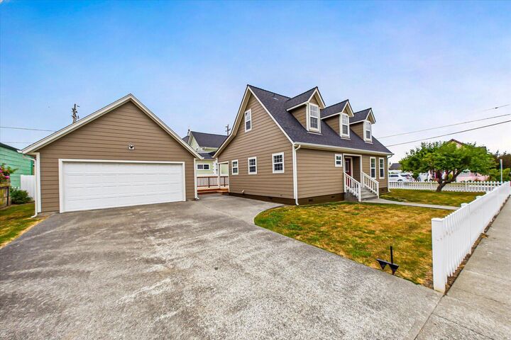 Property Photo: 389 Berding Street CA 95536