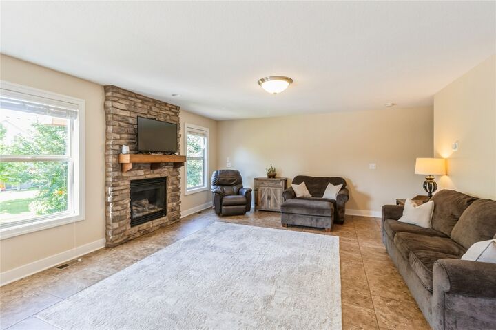 Property Photo: 120 NE Fox Run Trail IA 50263