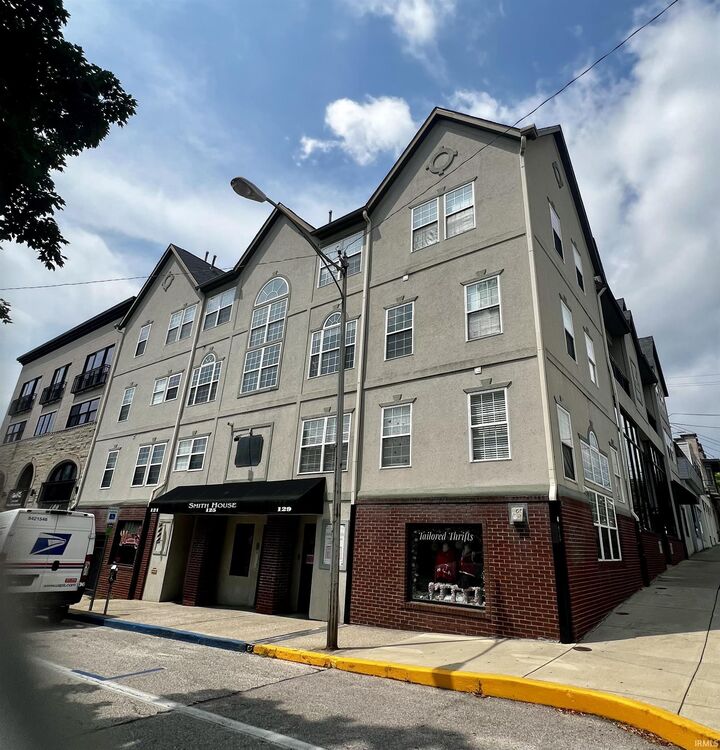 Property Photo:  126 E 6th Street  IN 47408-3300 
