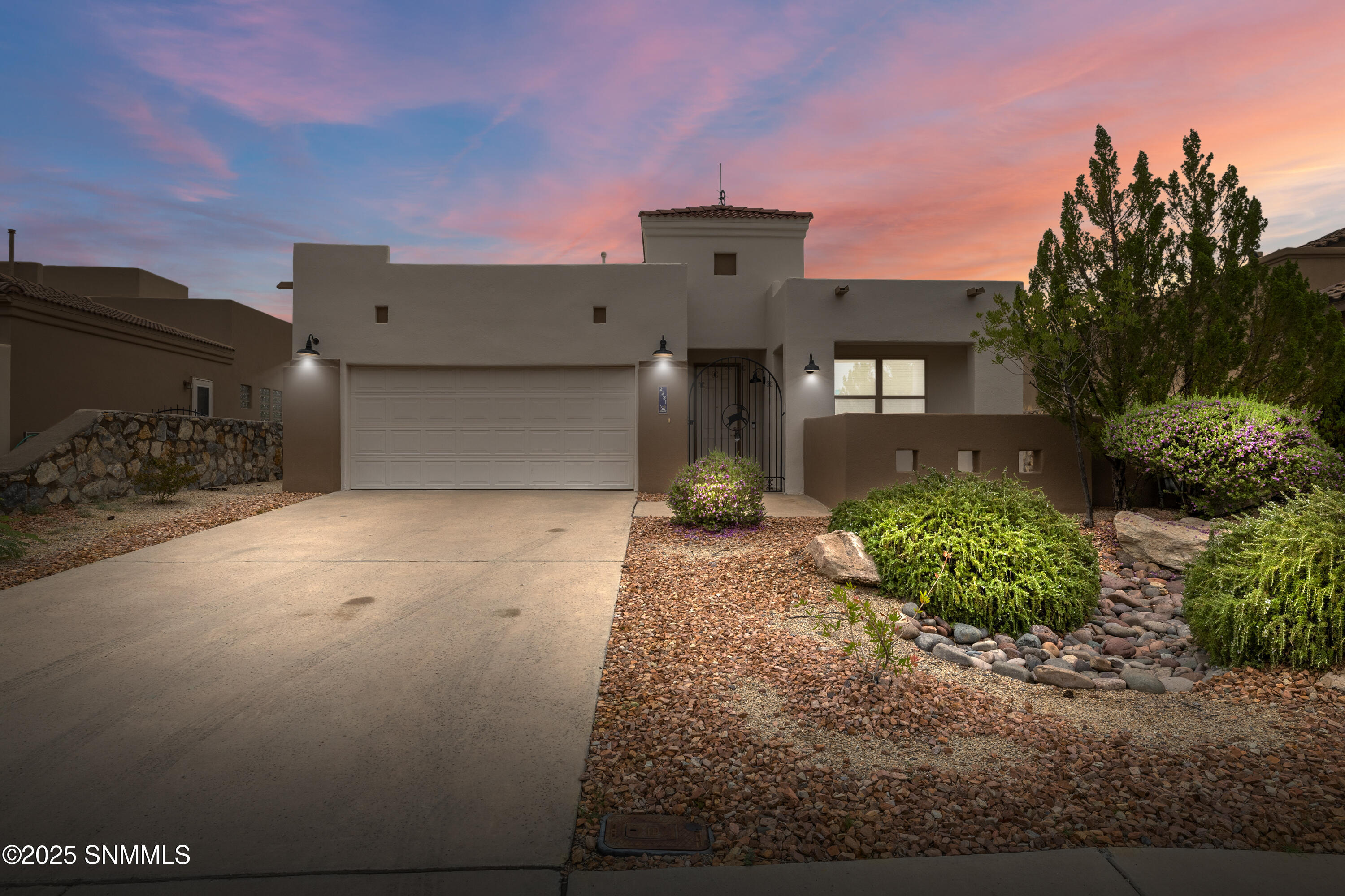 Property Photo: 2231 Sedona Hills Parkway NM 88011