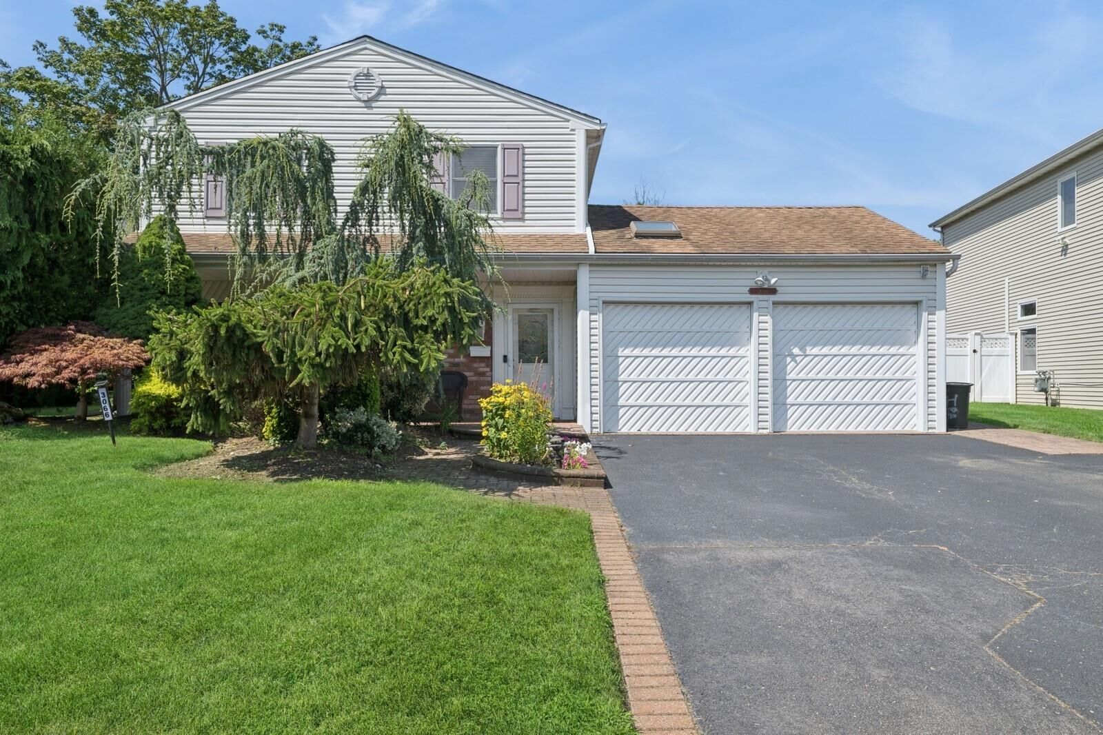 Property Photo:  3066 Ira Road  NY 11710 
