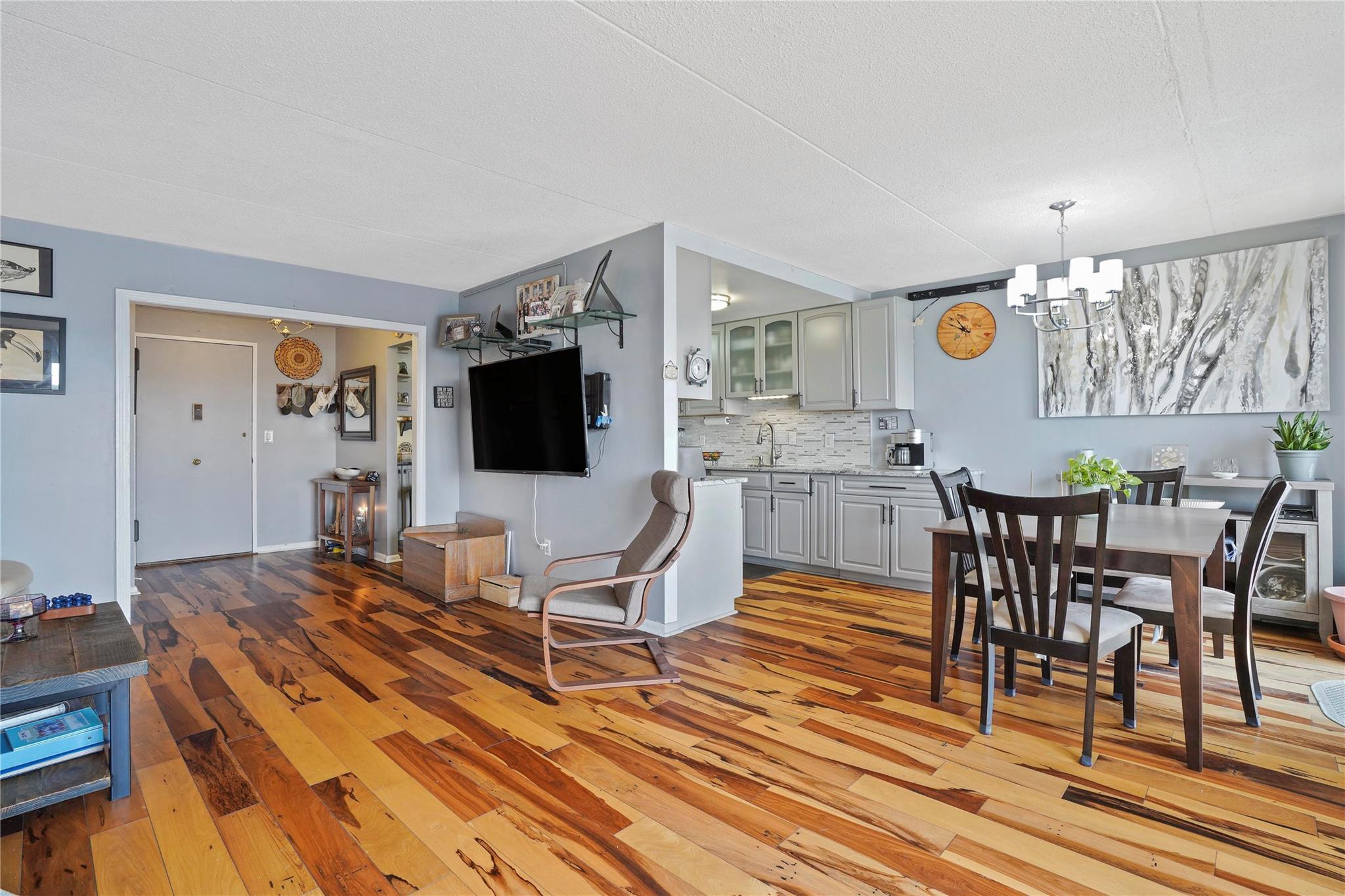 Property Photo:  400 High Point Drive Ph12  NY 10530 