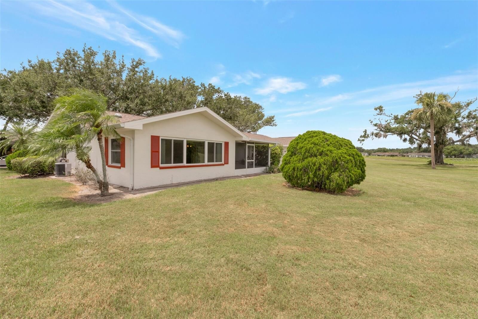 Property Photo: 1005 Harefield Circle 43 FL 33573