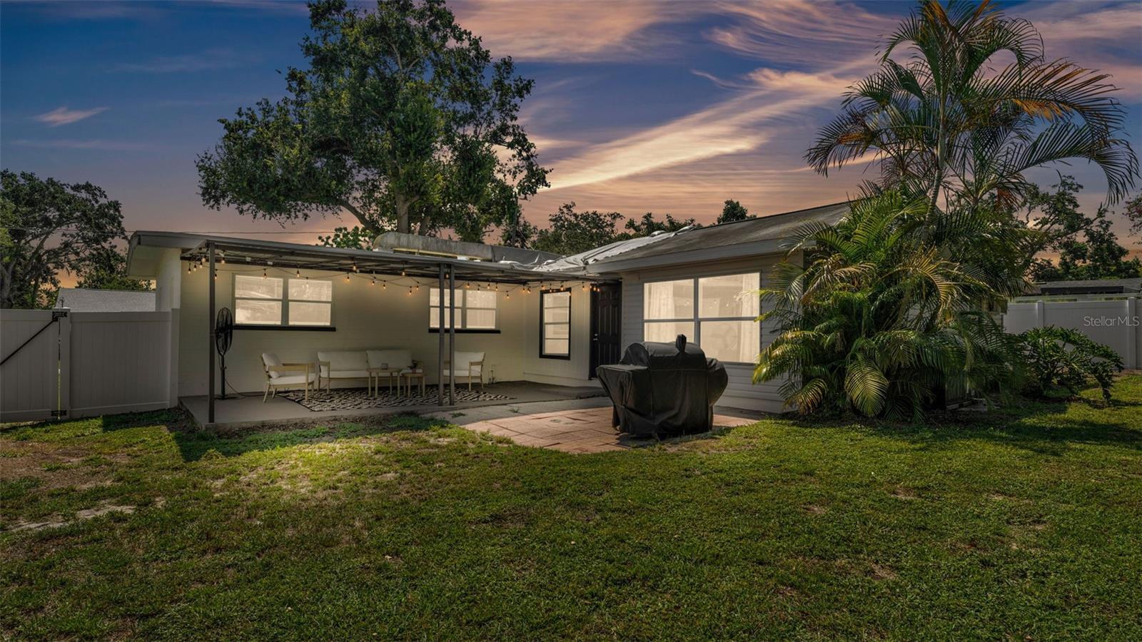 Property Photo: 505 16th Street NE FL 33881