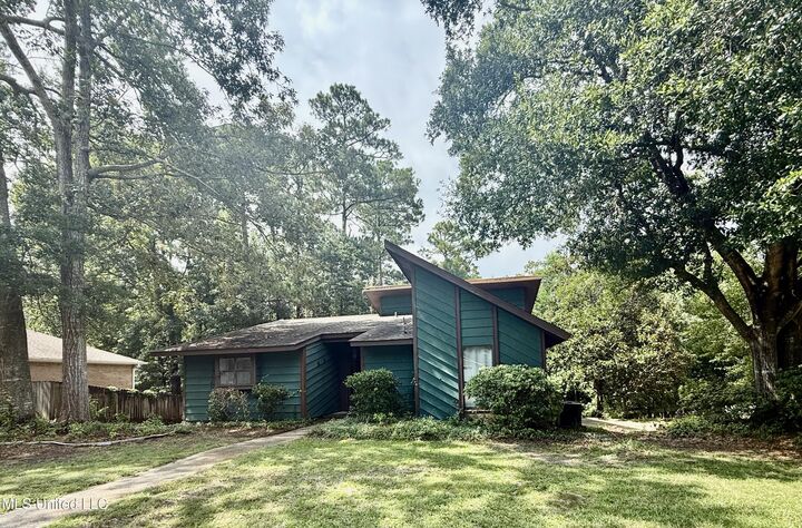 140 Booth Circle  Ocean Springs MS 39564 photo