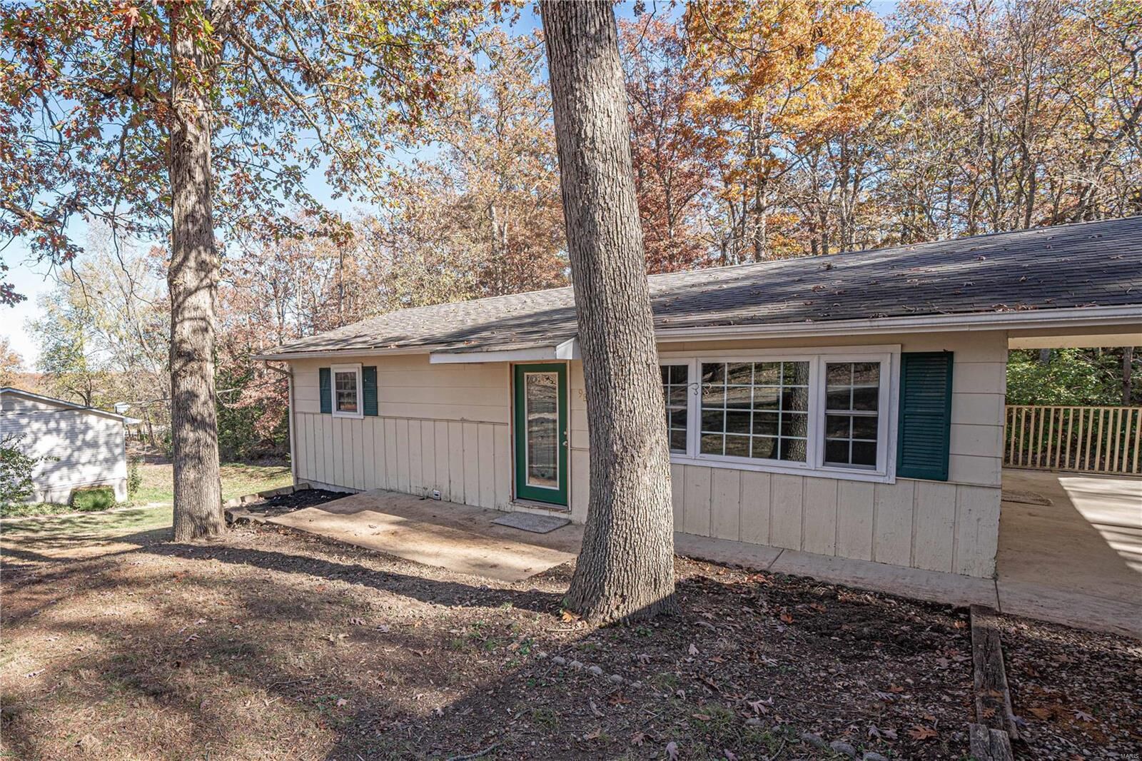 Property Photo: 988 Oak Street MO 63077