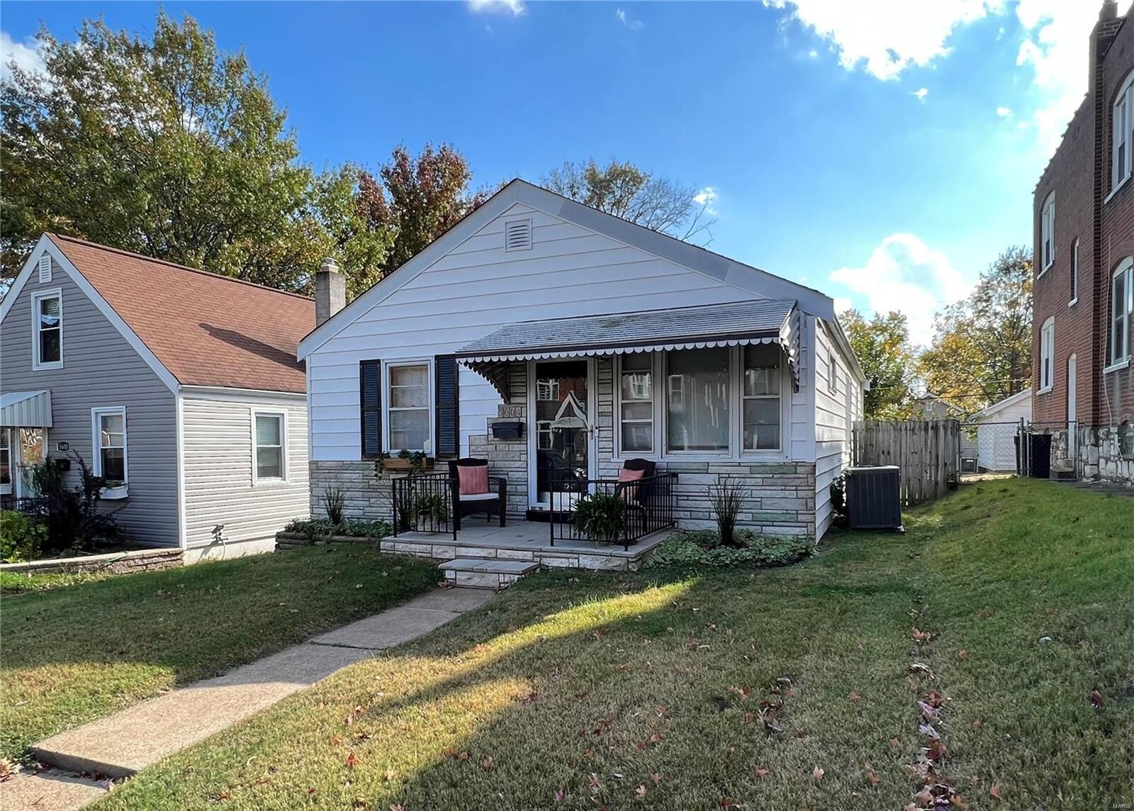 Property Photo: 5604 Devonshire Avenue MO 63109