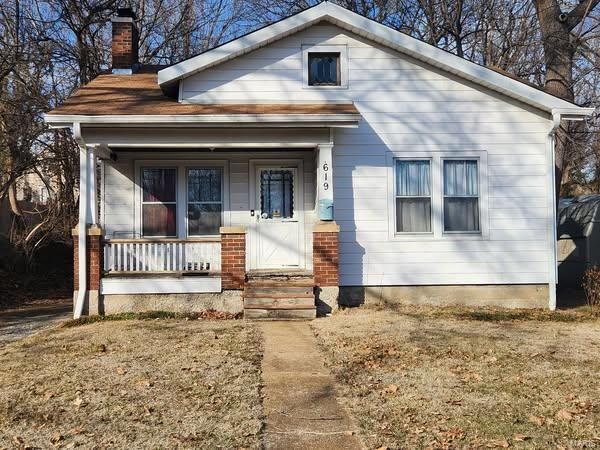 619 Carson Road  St Louis MO 63135 photo