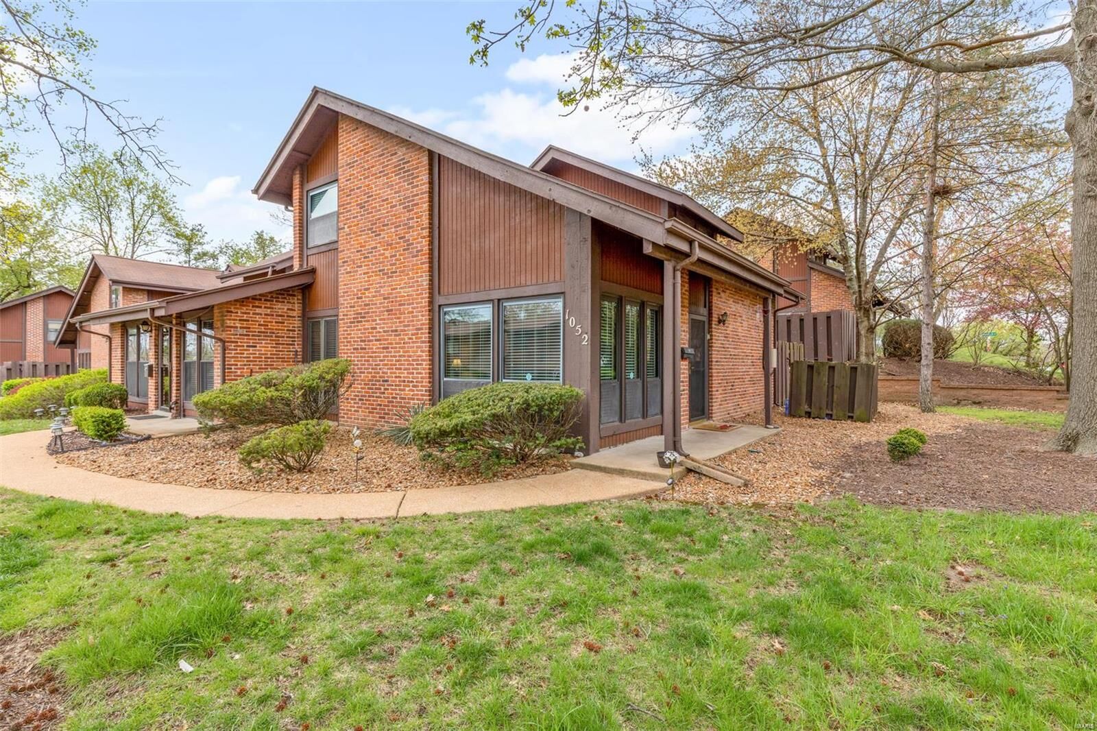 Property Photo: 1052 Tavistock Circle MO 63129