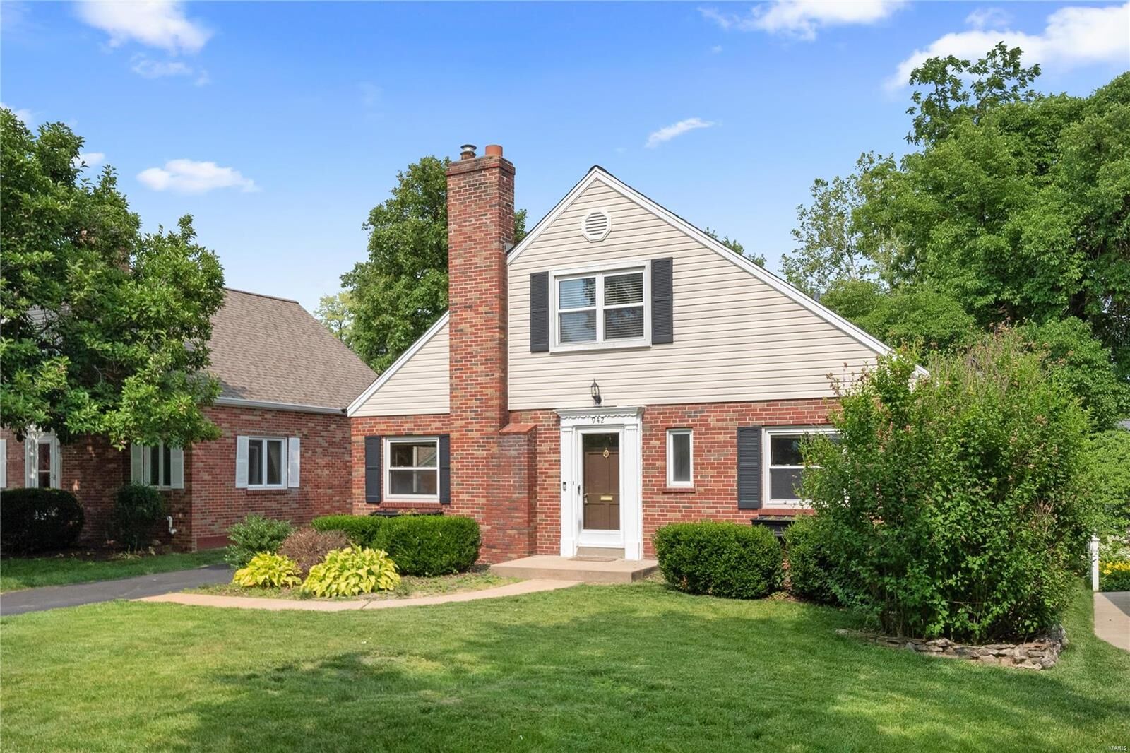 Property Photo:  942 Curran Avenue  MO 63122 