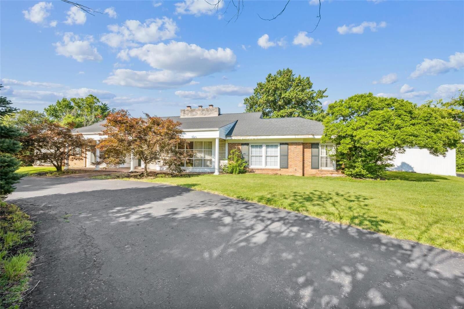 Property Photo:  5 Westwood Country Club Ln  MO 63131 