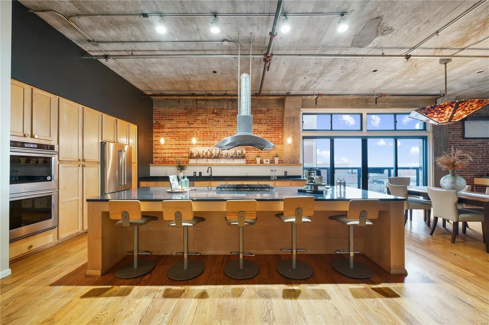 Property Photo:  1517 Washington Avenue 600  MO 63105 