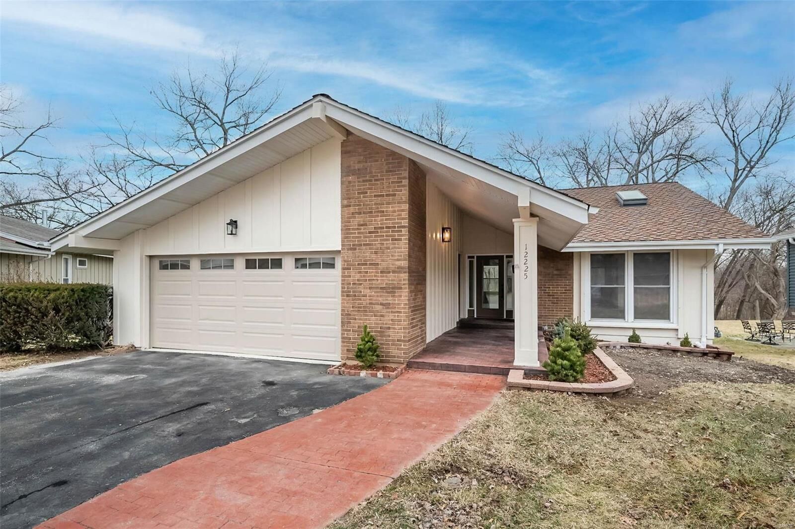 Property Photo:  12225 Oakwilde Court  MO 63043 