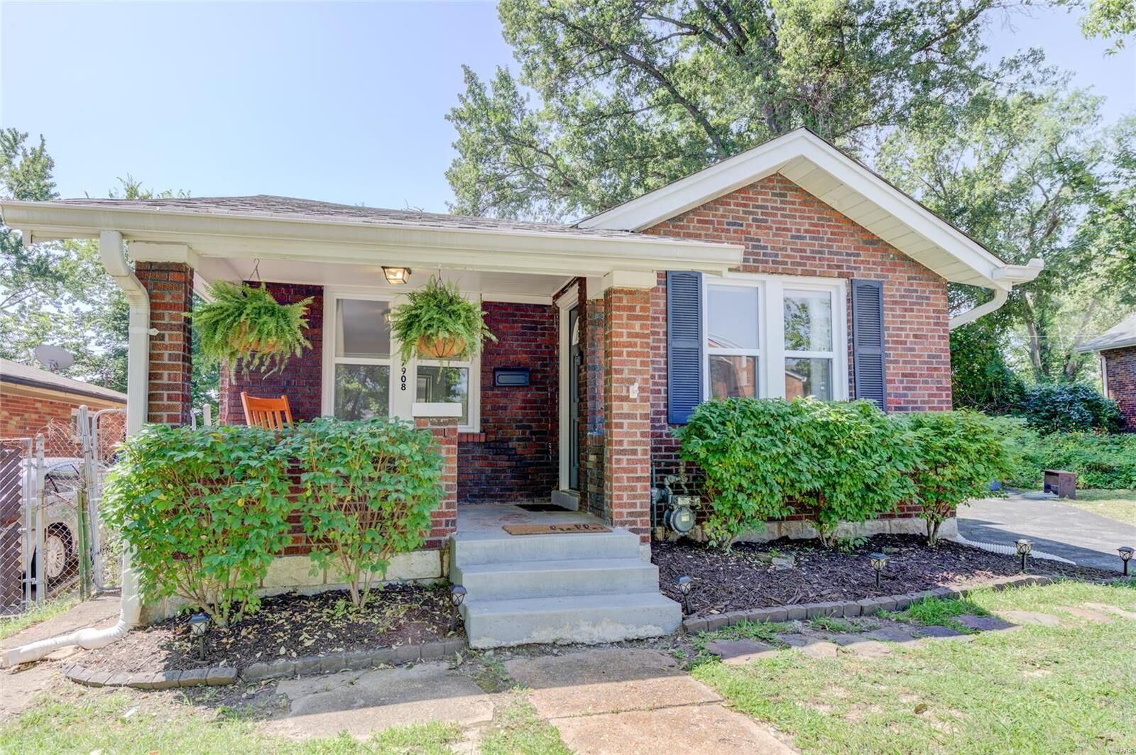 Property Photo: 7908 Thomas Avenue MO 63117