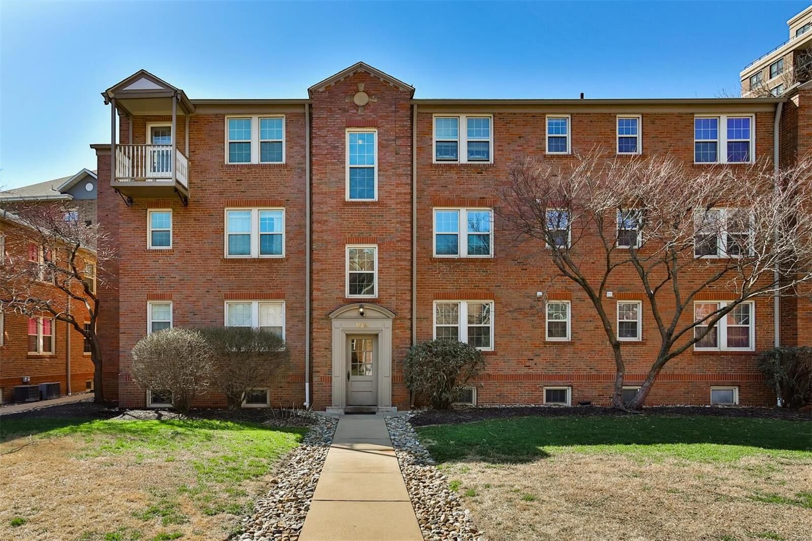 Property Photo: 829 Westwood Drive 3E MO 63105