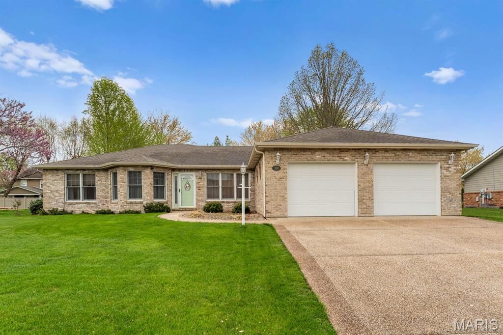 Property Photo:  320 Lake Forest Drive  IL 62220 