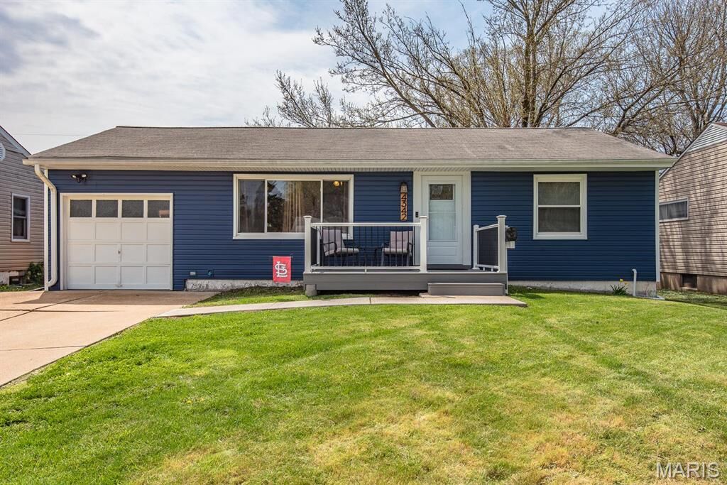 Property Photo: 4342 Hannover Court MO 63123