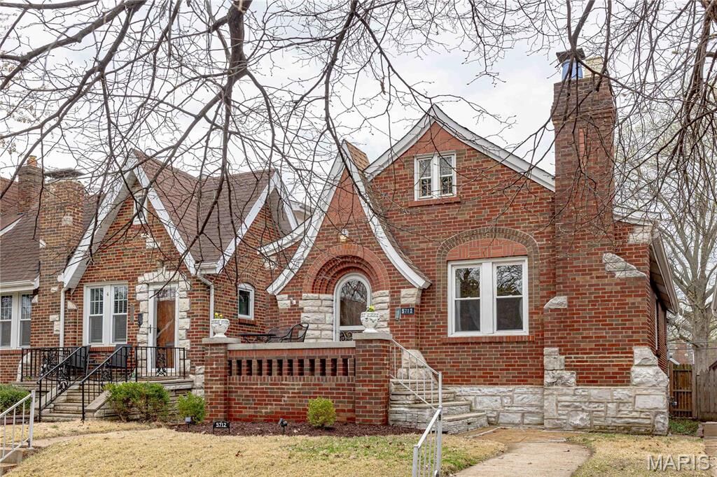 Property Photo: 5712 Itaska Street MO 63109