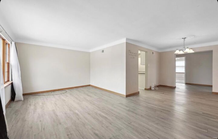 Property Photo: 6 Sandringham Lane MO 63135