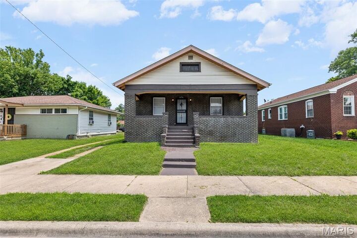 Property Photo:  636 Post Place  IL 62205 