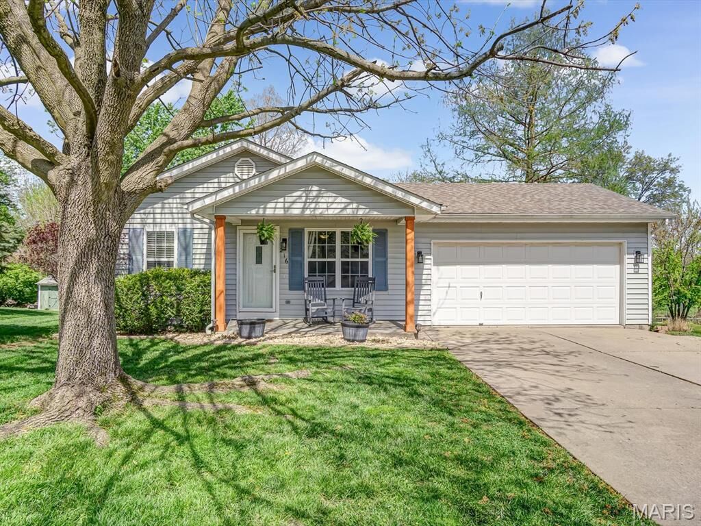 Property Photo:  216 Briarwood Drive  IL 62298 