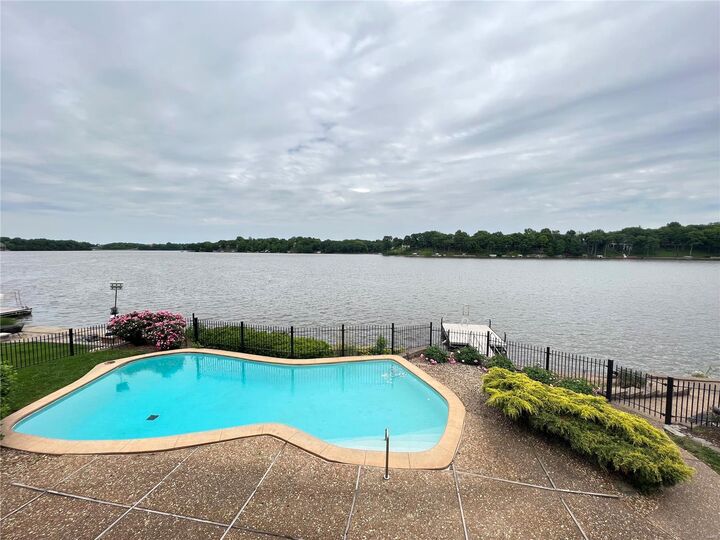 12 Rue Grand Drive  Lake St Louis MO 63367 photo