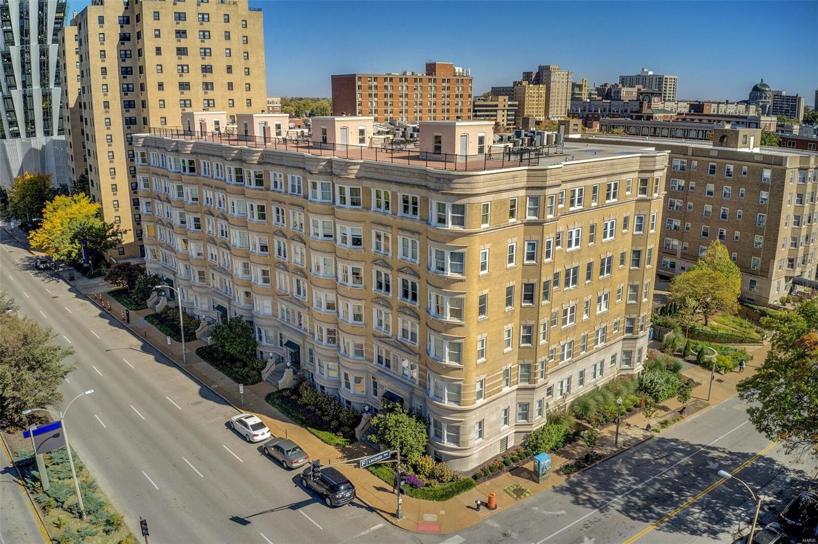 Property Photo:  4 N Kingshighway Boulevard 1-N  MO 63108 