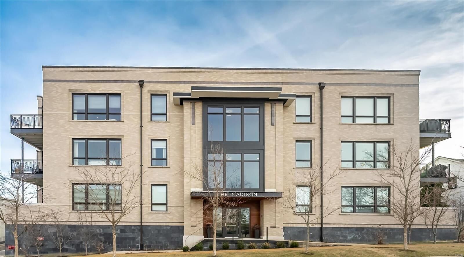 Property Photo: 110 W Madison Avenue 202 MO 63122