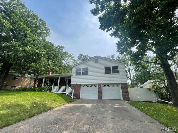 Property Photo:  20 Montauk Drive  MO 63146 